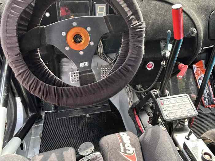 Véhicule neuf . Saxo f2013 ou A6k 4