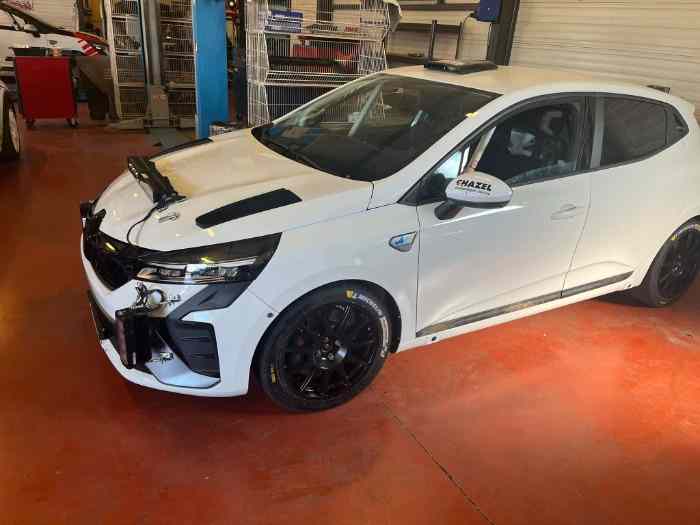 Magnifique Clio Rally3 janvier 2025 1