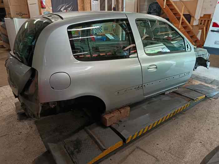 Caisse avec ouvrants clio RS ph2 2