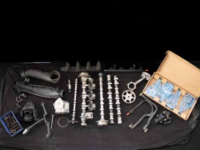 lot de pièces moteur Peugeot 208