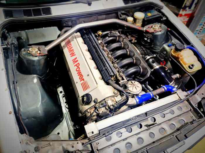 BMW 325 F+ 3