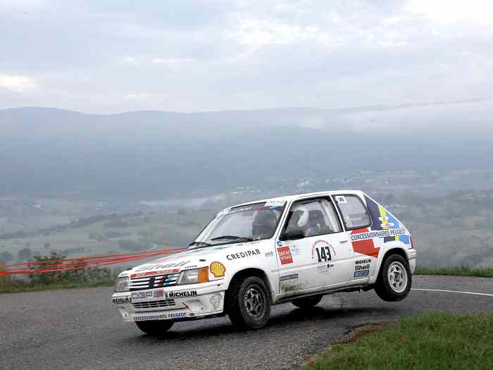 Loue 205 rallye GRA VHC 1