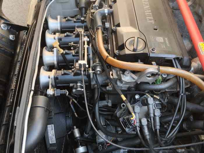 VENDS CLIO F2000 4