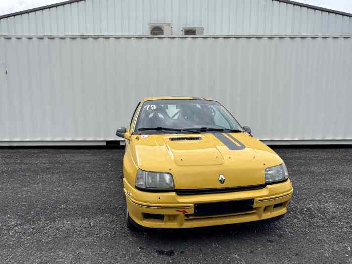 Clio 1 16S passeport Groupe A + carte grise. 1