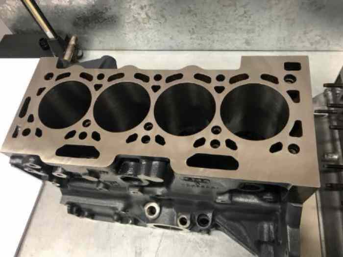 VENDS Moteur neuf toute évo c2r2 max 4