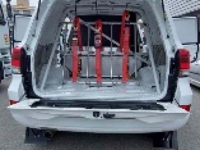 Toyota Land cruiser v8 + lot de pièces 2