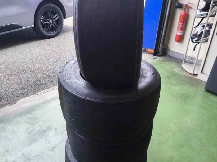 Pneus avon 1