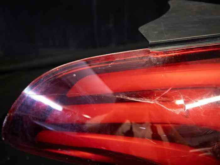 Lot de feux arrières et feux stop Peugeot 208 2
