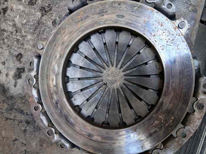 Embrayage saxo 200mm +disque alcon 1