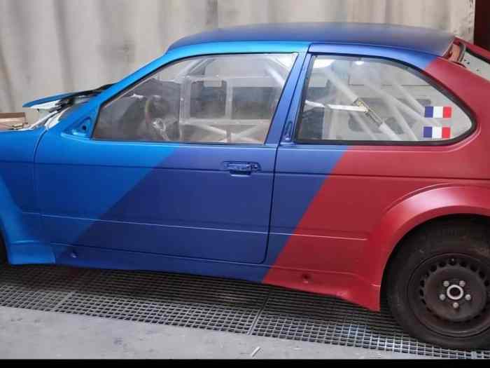 Bmw compact f2000 2