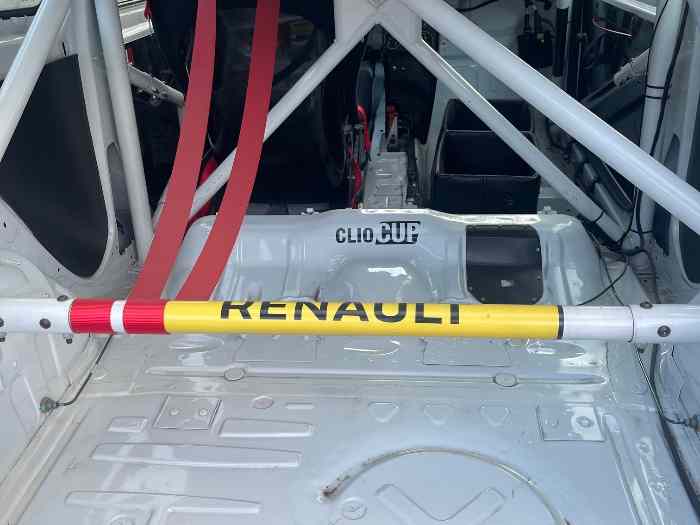 Clio Cup X85 2