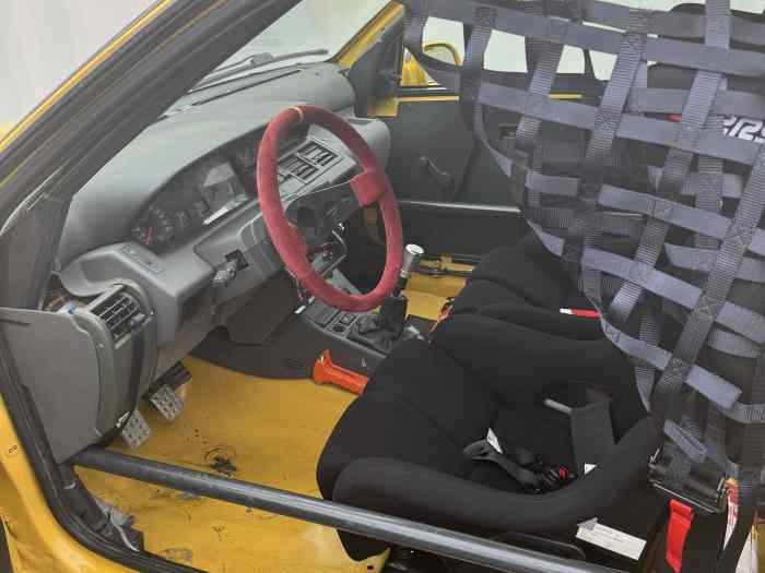 Clio 1 16S passeport Groupe A + carte grise. 3