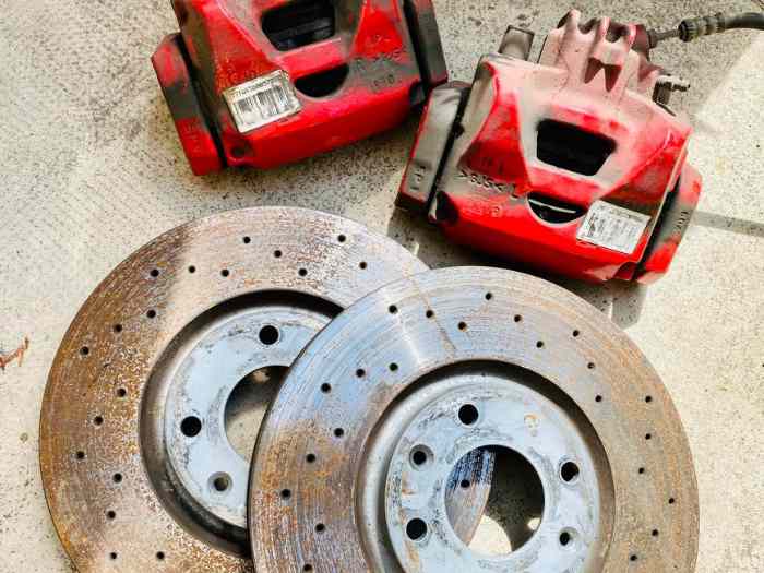 Étriers + disques et plaquettes Peugeot 208 GTI / freinage ATE 0