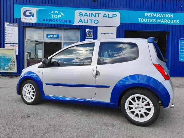 SKPB LOCATION loue Renault Twingo R1 2