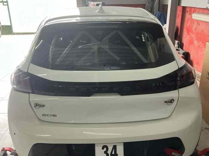 208 rally4 pequeño accidente 4