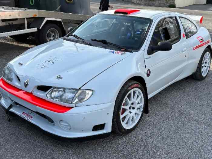 Megane F2000 0