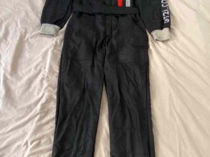 Full équipement rallye (casque, combinaison, vêtements, sous-vêtements, Hans) 1