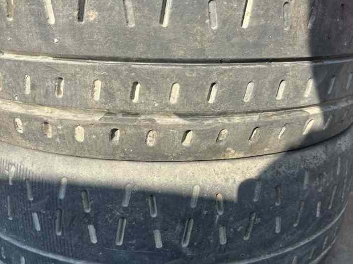 A vendre : Pneus Pirelli P zero RA5 et RA7 1