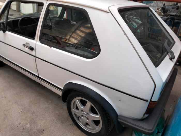 VENDS GOLF GTI 1,8 L 1
