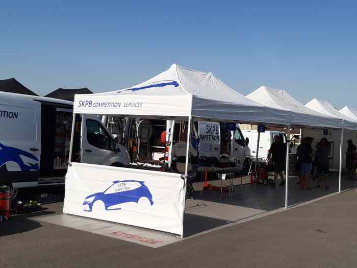 SKPB LOCATION loue Renault CLIO RC5 1