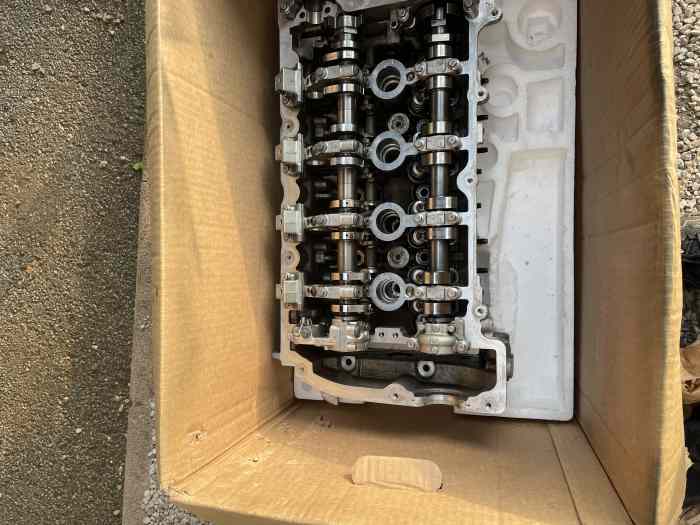 CULASSE 208 R2 COMPLÈTE AVEC ARBRES A CAMES 0