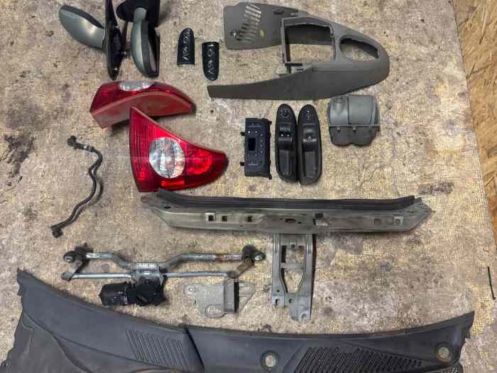 Lot Pièces Clio 2 N2 Séries 3