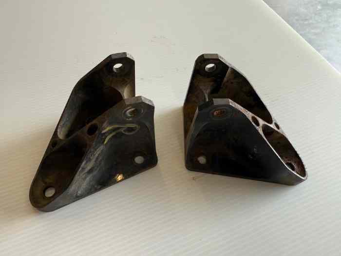 Lot 2 Leviers Direction Clio S1600