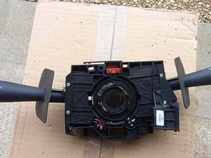 BOITIER COMMANDE CLIO 0