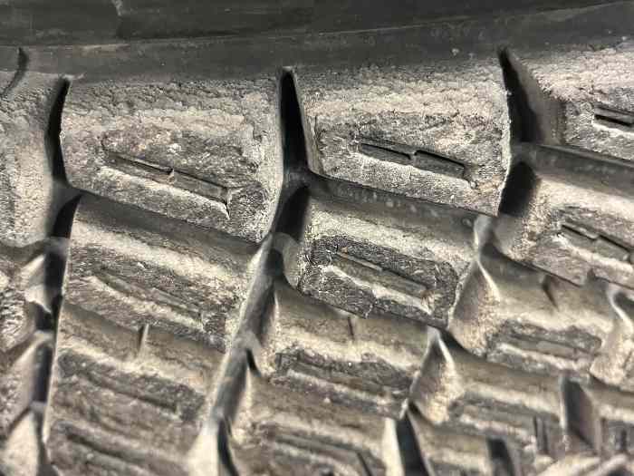 Lot pneus pirelli scorpion terre 2