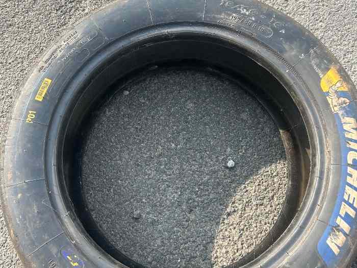 Pneus Michelin P01 neuf 0
