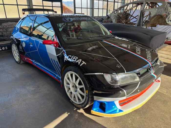 Peugeot 306 maxi .
