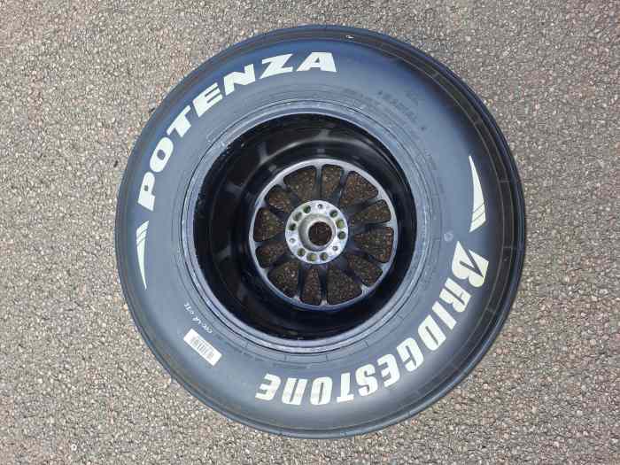 authentique roue de formule 1 williams f1 FW22 2
