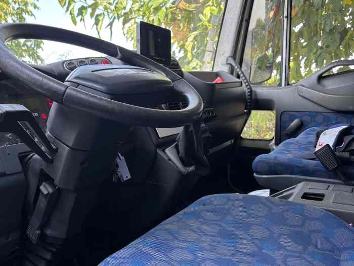 Camion aménagé camping car assistance 5