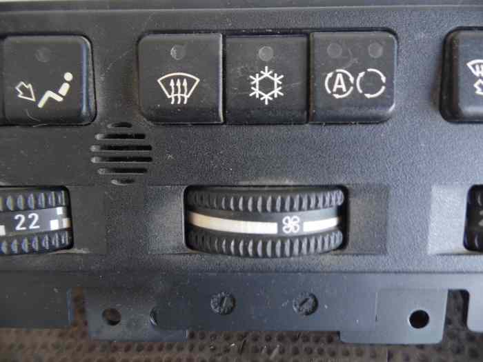 COMMANDE CLIMATISATION 64111392171 BMW E31 2