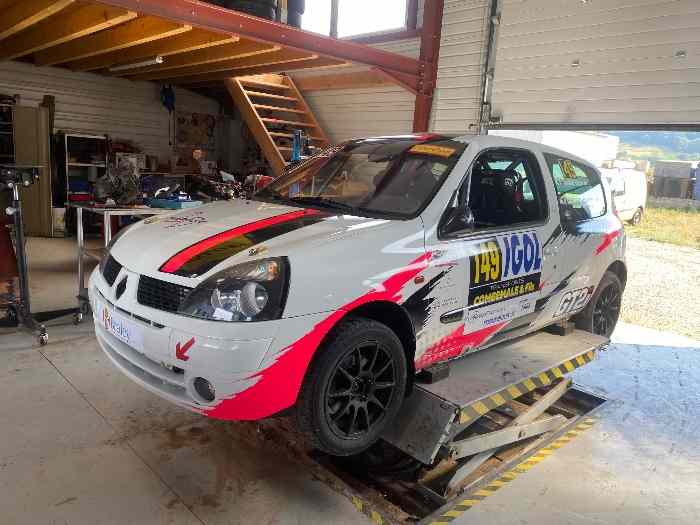 Clio 2 N2s ou echange 0