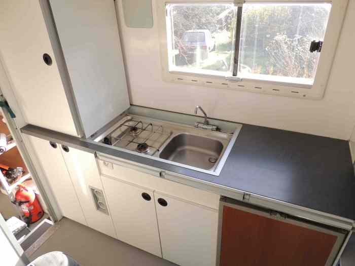 CAMION ASSISTANCE Très grande soute(11,2 m3) Stand de 7m en dur, équipement camping-car 2