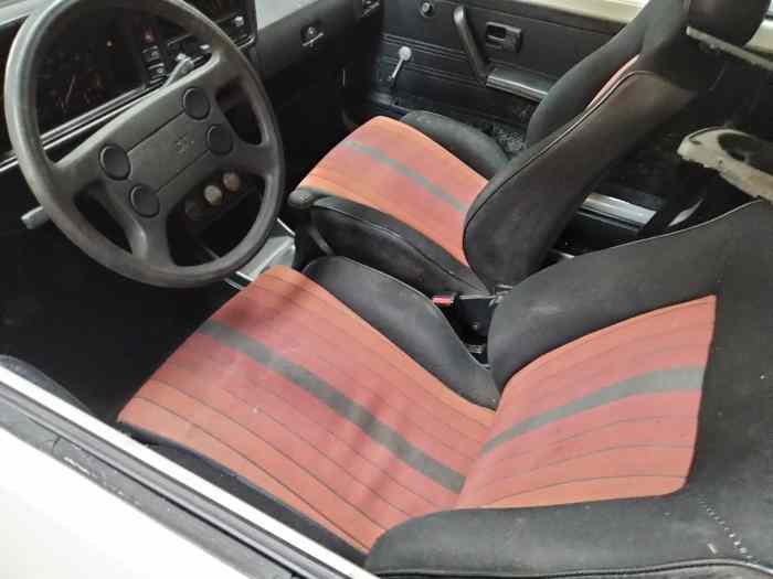 VENDS GOLF GTI 1,8 L 3