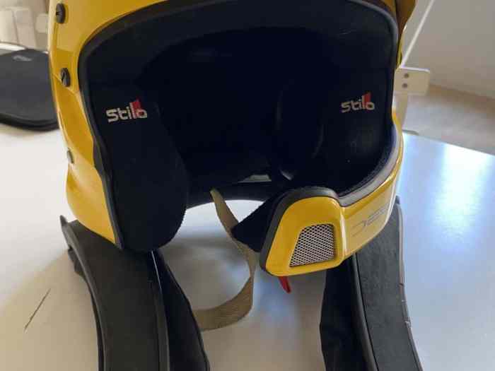 Full équipement rallye (casque, combinaison, vêtements, sous-vêtements, Hans) 0