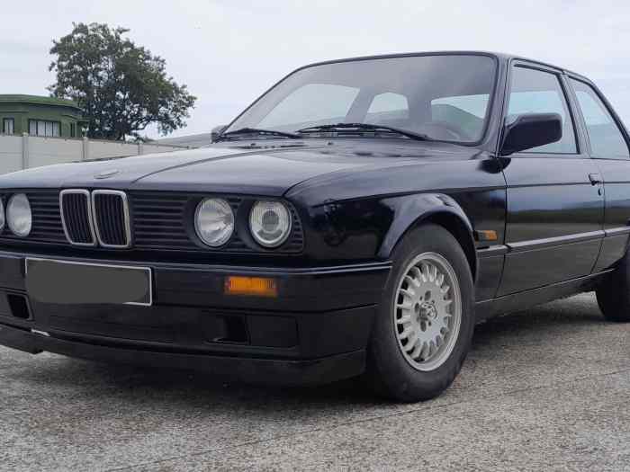 BMW 318is e30 0