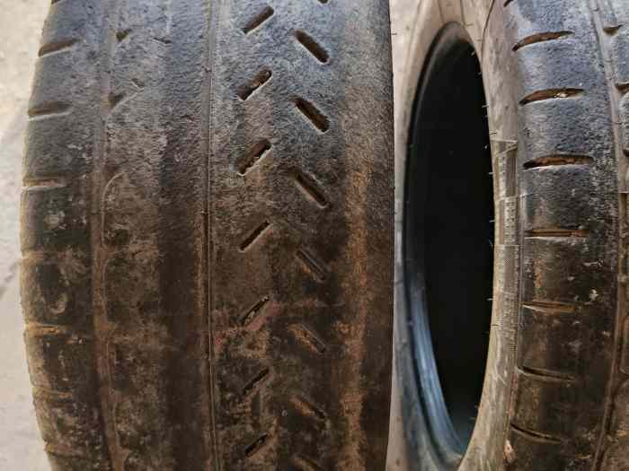 Pneus Michelin R21 et R31 15 Pouces 1
