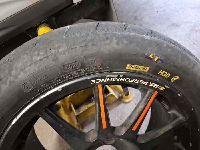 Pneu michelin 16 0