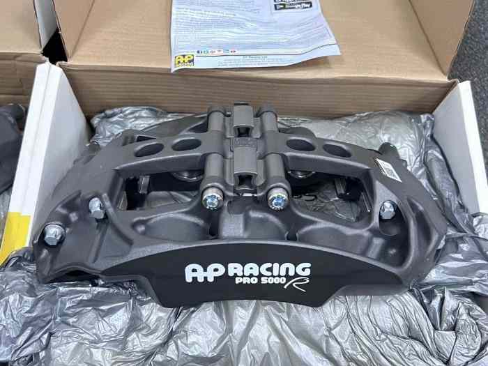 Kit Freinage AP RACING PRO 5000R pour voitures toutes marques. 2
