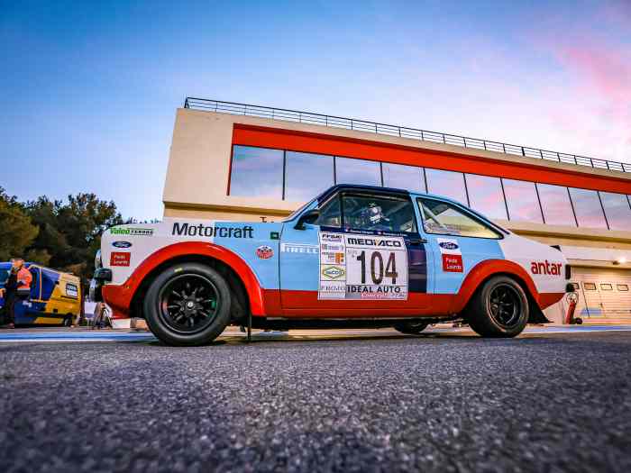 Ford escort rs2000 1