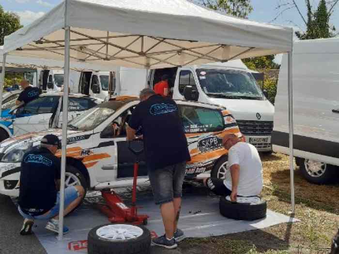 SKPB LOCATION loue Renault CLIO N2S 1
