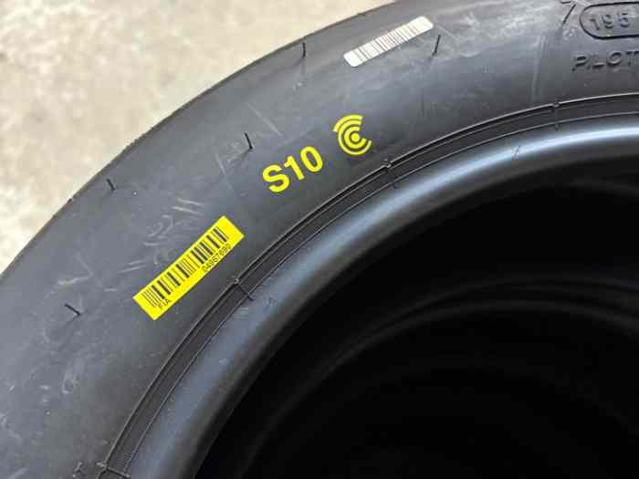5 PNEUS MICHELIN NEUFS 19/60-16 S10C 1