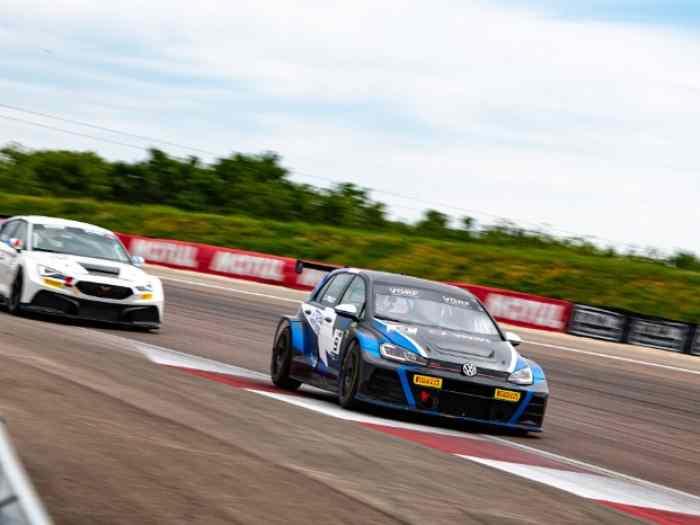 Demi-Volant en GOLF Tcr / FFSA Tourisme Paul Ricard 1