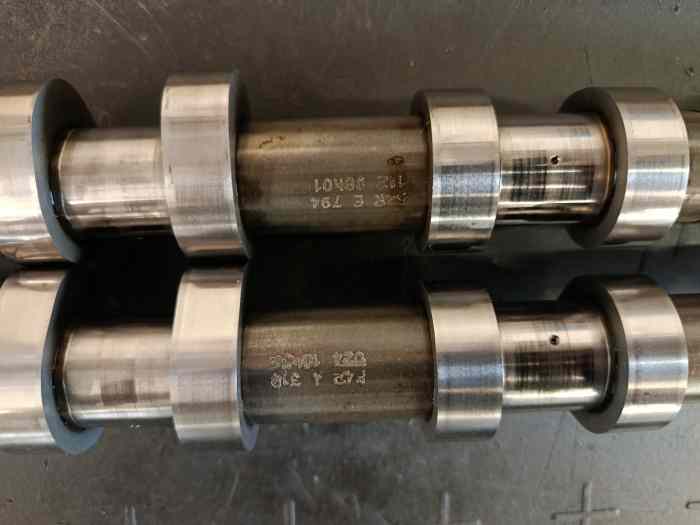 Arbres à cames Clio 3 RS F4R830 F4R832 1