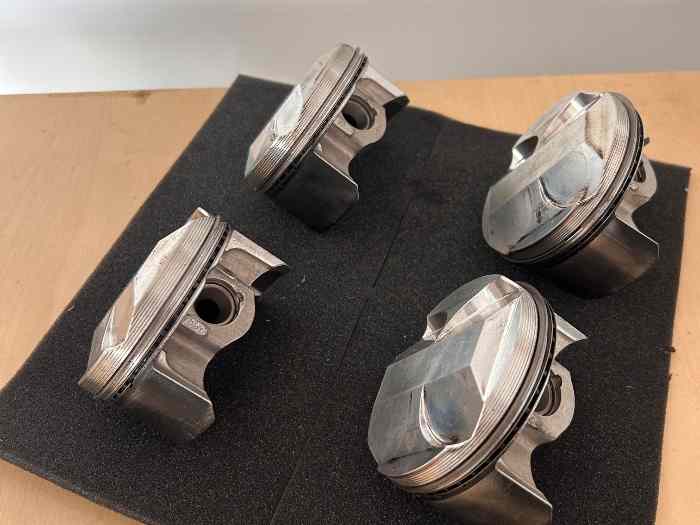 Pistons forgés Clio 3rs Wossner 1