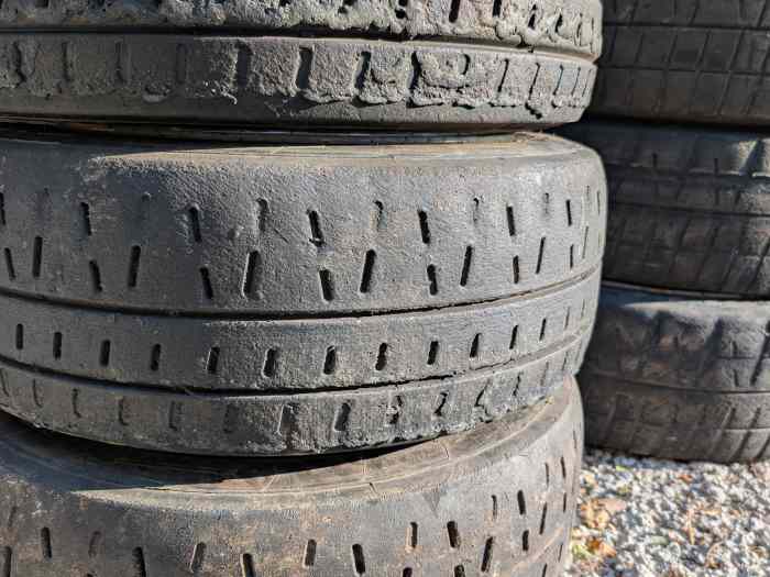 Pneu et jante en 15 Pirelli 2