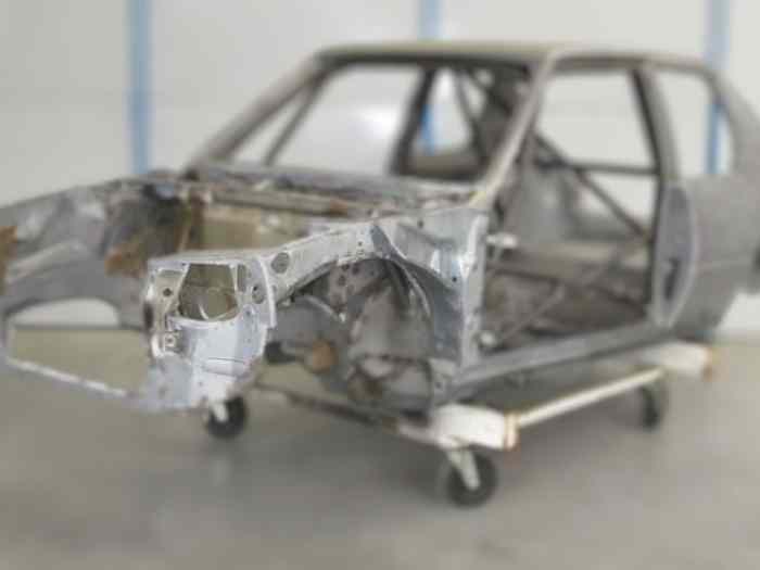Prévente vraie caisse préparée de 205 Rallye 0